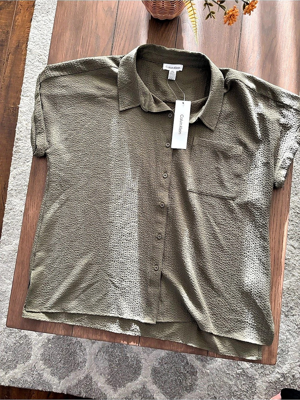 Calvin Klein S/S Seersucker Short Sleeve Button Down Green Size Medium NWT